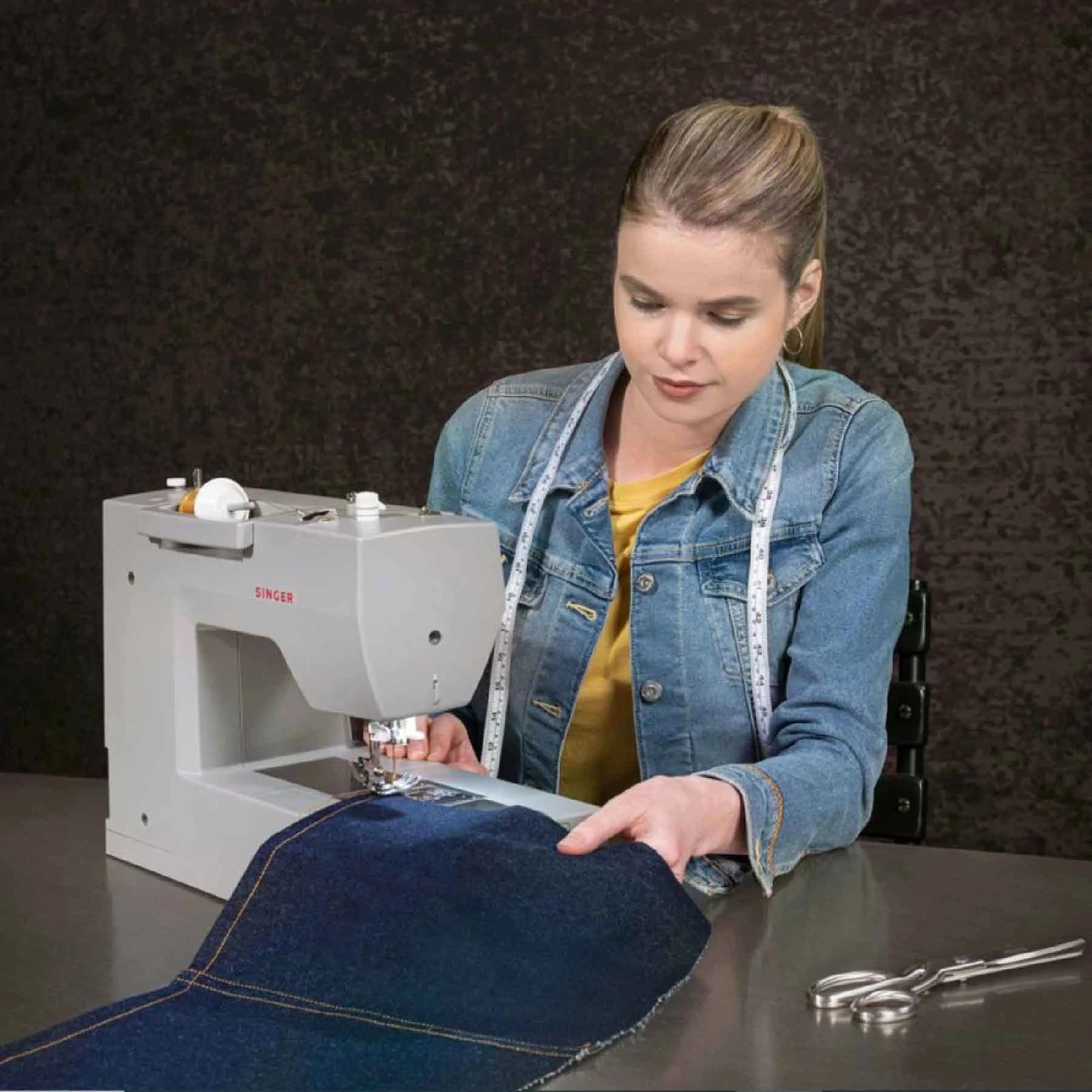 SINGER® Heavy Duty 6700C Sewing Machine | SINGER®